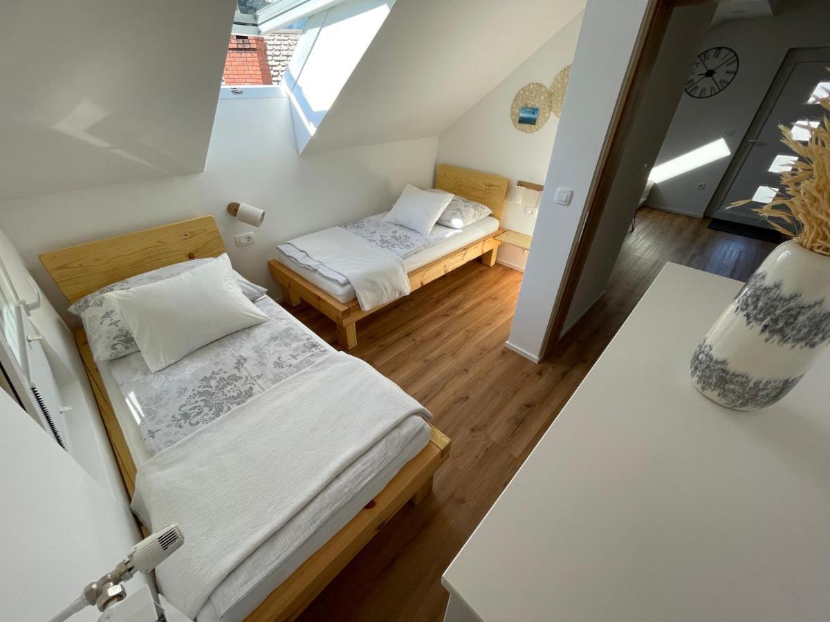 Apartma Guide 360 *